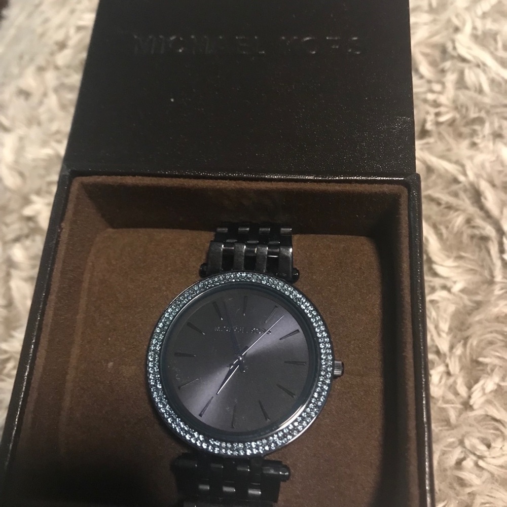 Michael Kors watches - Picture 3 of 4